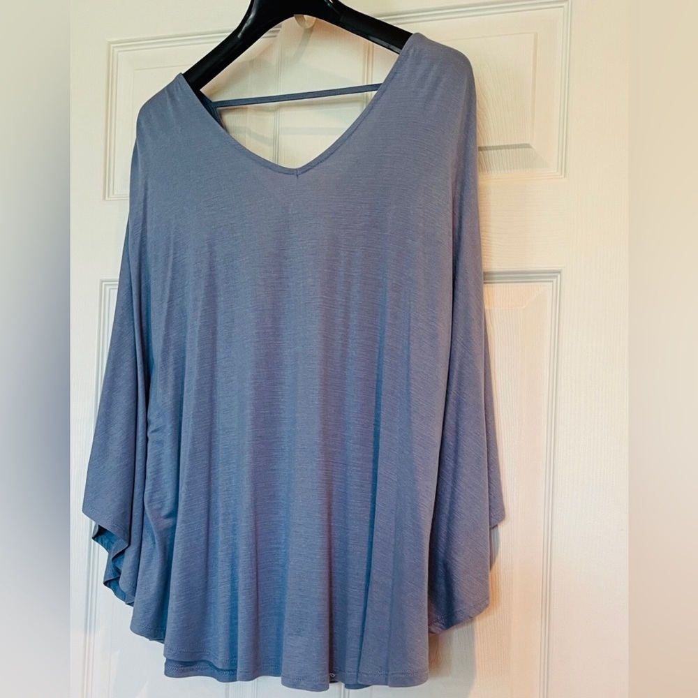 LB Periwinkle Top Round V Neckline Back Strap 14/16